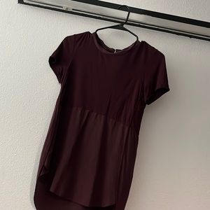 Aritzia/Wilfred Short Sleeve Maroon Shirt With Silk